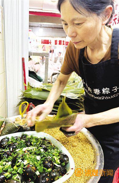 杂粮粽……舌尖上的端午 你“粽”意哪一款？麻将胡了试玩鲜肉粽、红豆粽、咸蛋黄肉牛八宝(图2)